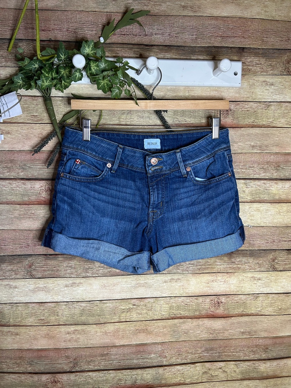 Hudson Mid-Rise Cuffed Denim Jean Shorts Women’s Size 27